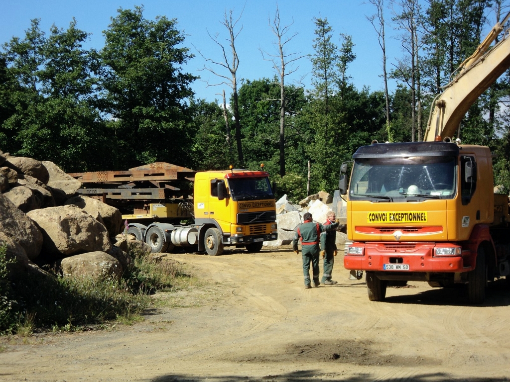 20110601 WHALE:BALEINE MOVES FROM BRÉCEY TO VIRE Bill Twohigg 006.jpg